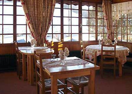 La salle du restaurant Les Ecrins